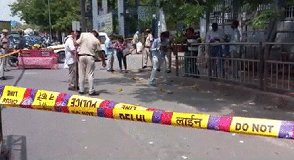 Delhi Revenge Killing| दिल्ली में बदला लेने की भावना से 24 वर्षीय युवक की छतरपुर मेट्रो स्टेशन के पास हत्या Revenge Killing Rocks Delhi as 24-Year-Old Man Killed Near Chhatarpur Metro Station