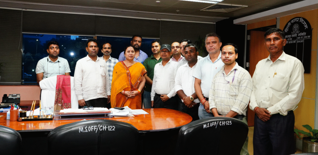 DBC employees ended the strike after assurance from Standing Committee Chairman Satya Sharma, fight against malaria-dengue in Delhi gained momentum