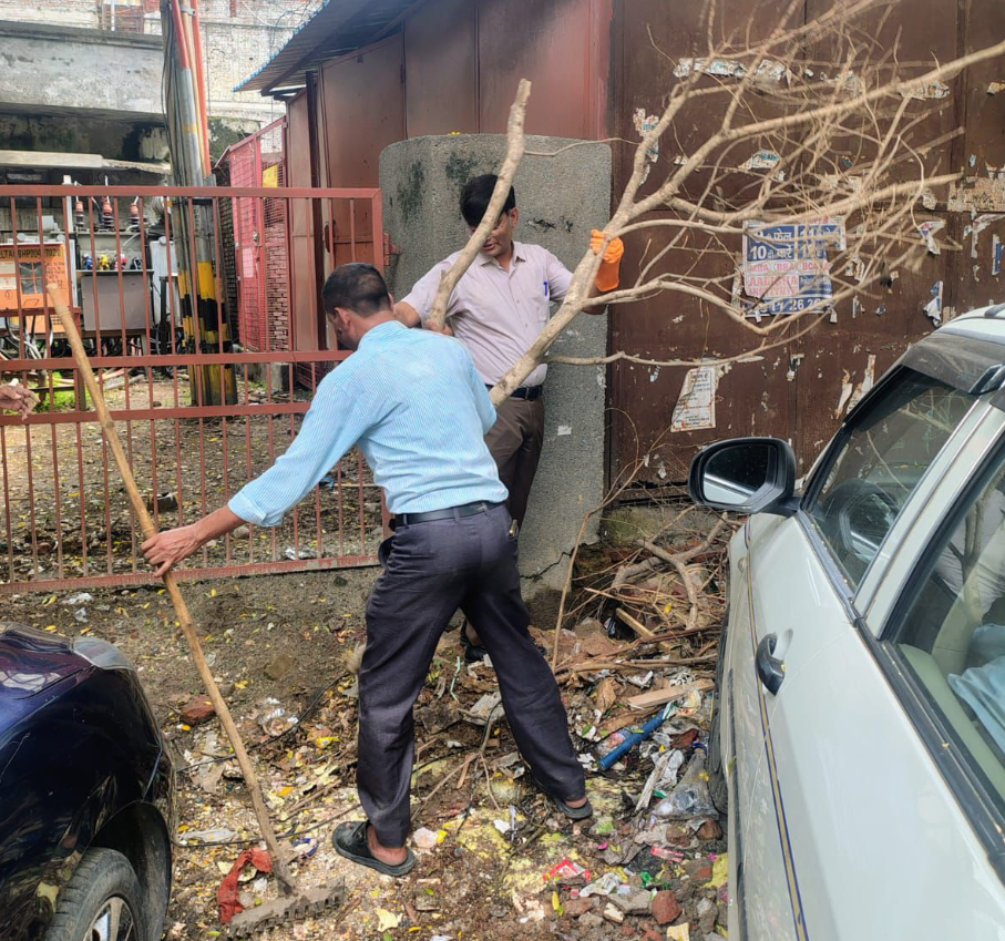 Delhi Mayor, MLA Join Forces for Mega Cleanliness Drive in Chirag Delhi