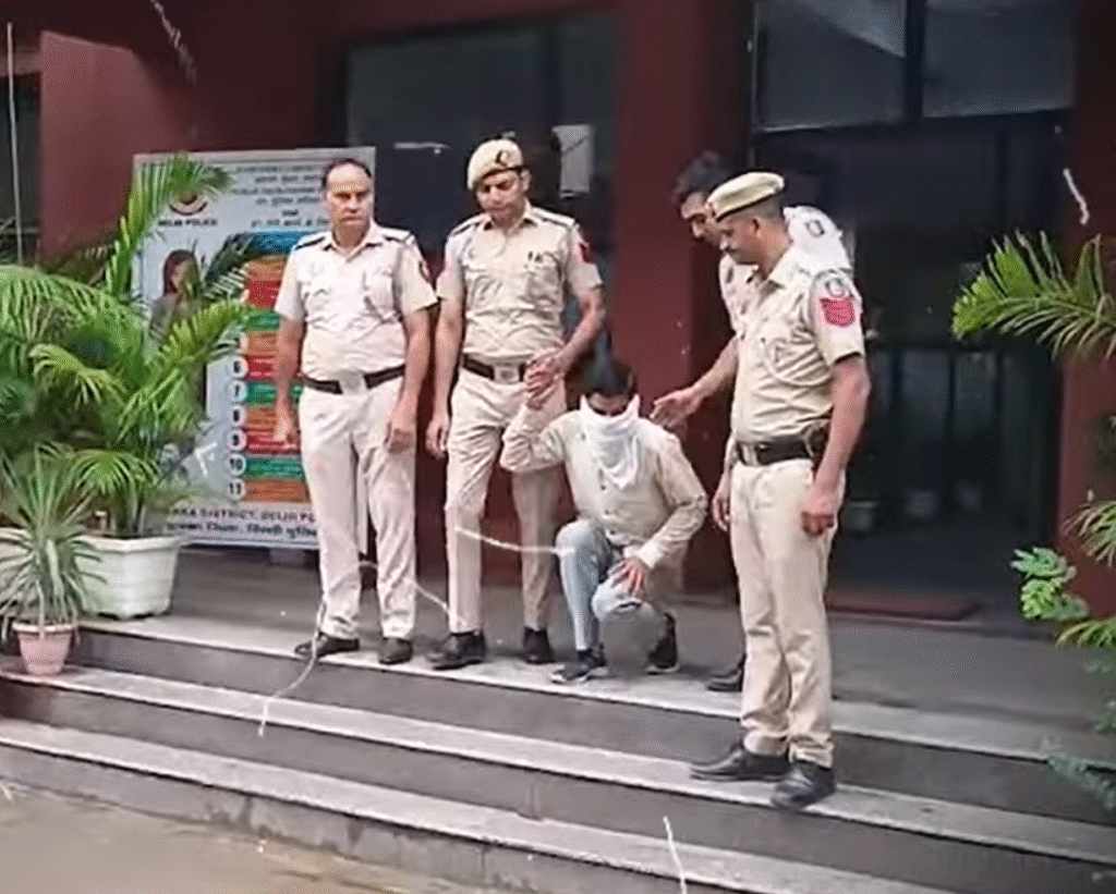 Delhi Dwarka murder case: दिल्ली द्वारका हत्याकांड: नाले के पास बोरे में मिली रूपा की लाश, आरोपी सलीम गिरफ्तार Dwarka Murder Case: Missing Girl Rupa’s Body Found in Sack Near Drain, Accused Salim Arrested
