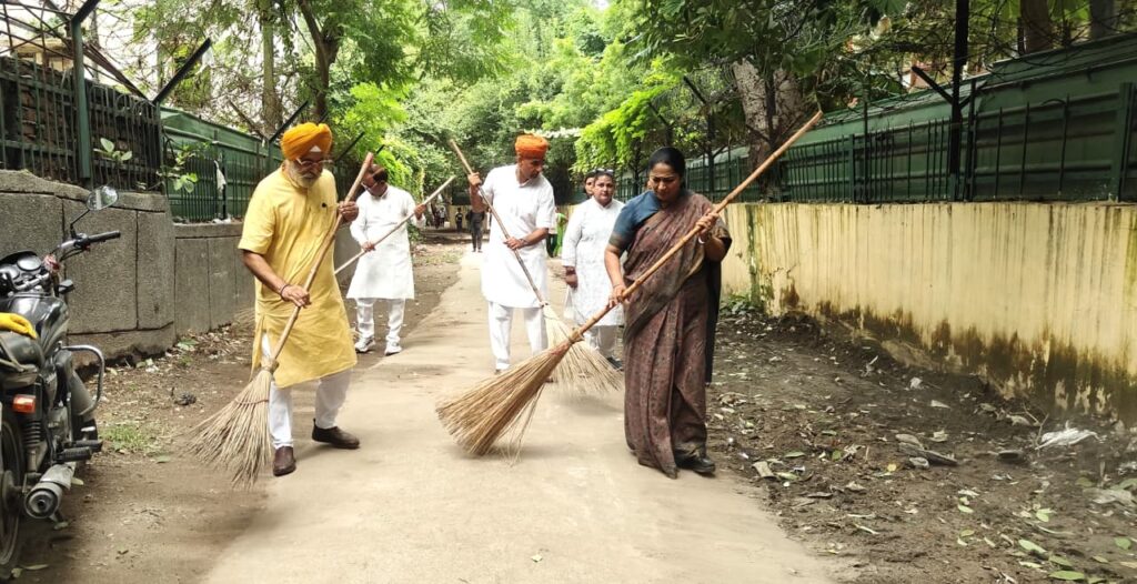 Delhi Chief Minister Rekha Gupta leads cleanliness drive in Sanjay Basti, Timarpur, appeals for public participation