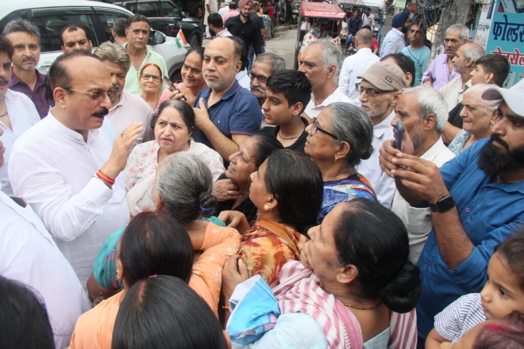 Janakpuri will become a model of development: Minister Ashish Sood launched sewer, water and gas pipeline projects in 'Rekha Sarkar Aapke Dwar' campaign