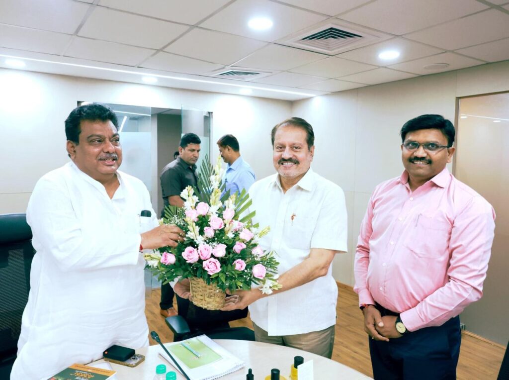 Tamannaah Bhatia's endorsement boosts Mysore Sandal Soap sales by 37%: तम्मन्ना भाटिया के प्रचार से ‘मैसूर सैंडल सोप’ की बिक्री में 37% की बढ़ोतरी — विजयपुर में दूसरा कारखाना जल्द शुरू होगा! Tamannaah Bhatia's endorsement boosts Mysore Sandal Soap sales by 37%: