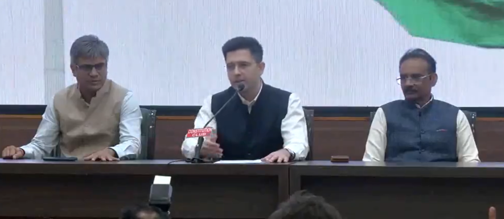 राघव चड्ढा का बड़ा दावा: राज्यसभा में AAP के दो-तिहाई सांसदों का भाजपा में विलय का ऐलान राघव चड्ढा का बड़ा दावा: राज्यसभा में AAP के दो-तिहाई सांसदों का भाजपा में विलय का ऐलान