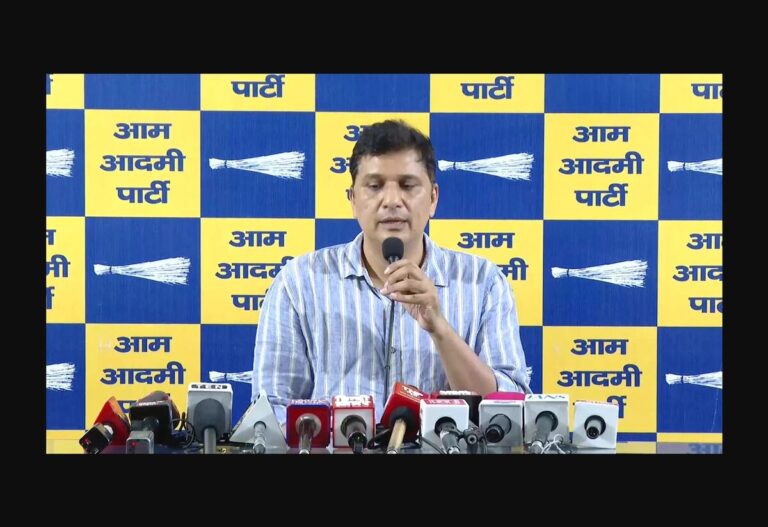 केजरीवाल परिवार को SIR Mapping नोटिस, AAP ने प्रक्रिया की विश्वसनीयता पर उठाए सवाल — X स्रोत दृश्य