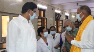 राजन बाबू अस्पताल में तारों की मरम्मत और सफाई सुधारने के निर्देश: जय भगवान यादव राजन बाबू अस्पताल के निरीक्षण के दौरान जय भगवान यादव
