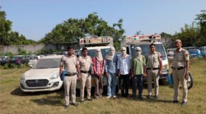 मैदान गढ़ी में वाहन और भैंस चोरी गिरोह का खुलासा, किशोर समेत पांच पकड़े गए मैदान गढ़ी मामले में दिल्ली पुलिस अधिकारी, चेहरा ढके पकड़े गए लोग और वाहन