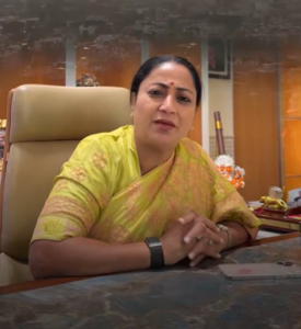 दिल्ली में 1 नवंबर से बाहर के BS-VI से नीचे के वाहनों की एंट्री बंद होगी; वैध PUCC बिना ईंधन नहीं शीतकालीन प्रदूषण के उपायों पर बोलती दिल्ली की मुख्यमंत्री रेखा गुप्ता — 20 अक्टूबर के X वीडियो का दृश्य।