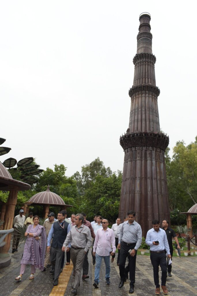 MCD आयुक्त संजीव खिरवार ने ओखला लैंडफिल पर थीम पार्क की योजना आगे बढ़ाई