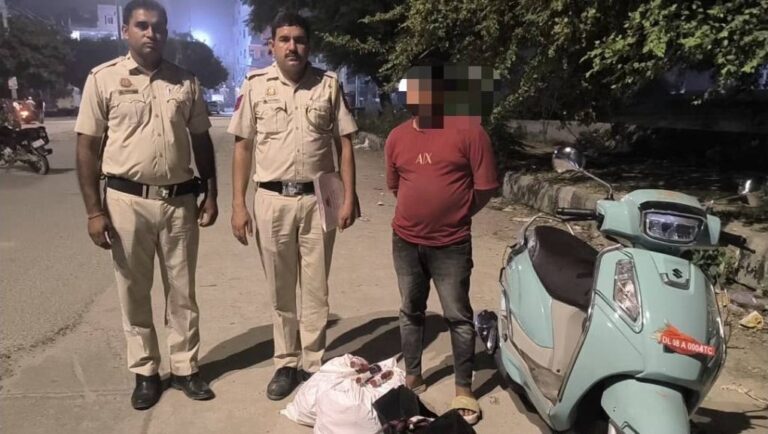 स्कूटी सवार के यू-टर्न से खुला अवैध शराब का मामला, शाहबाद डेयरी में 200 क्वार्टर जब्त